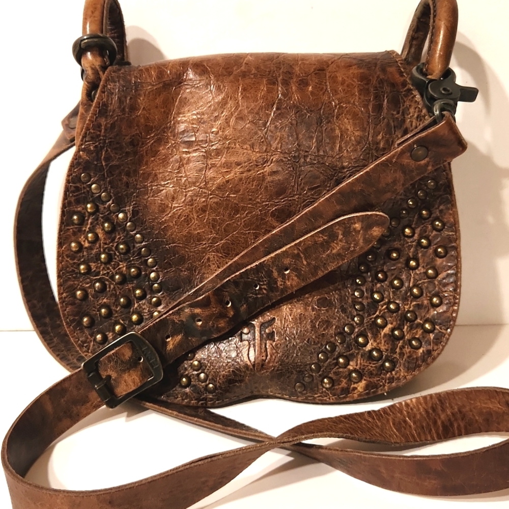 Vintage Frye Distressed Leather Studded Crossbody Saddle Bag EUC - Picture 2 of 16